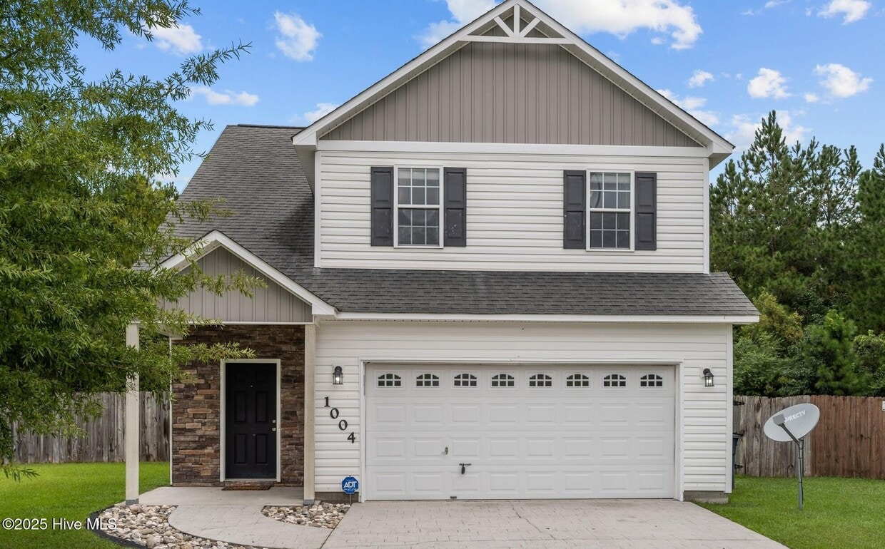 Foto principal - 1004 Summerfield Ct