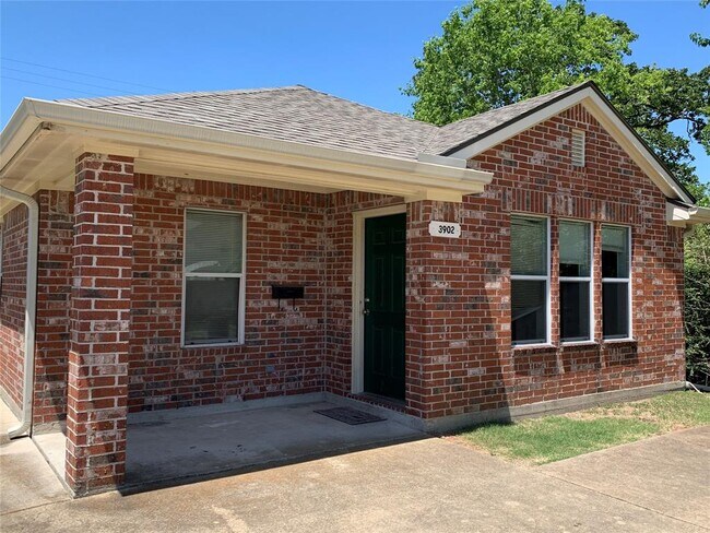 Building Photo - 3902 Aspen St