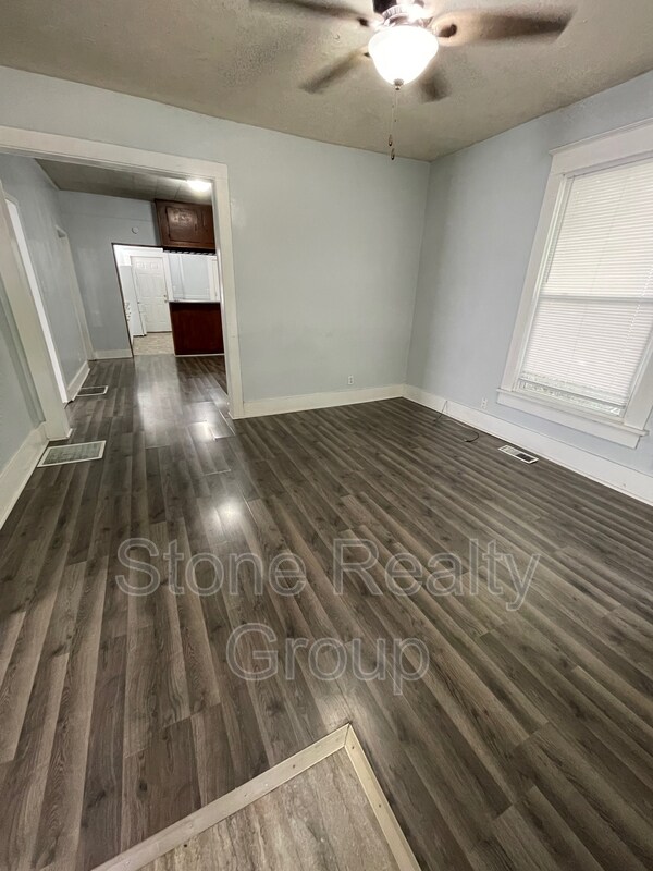 Building Photo - 519 S 15th St