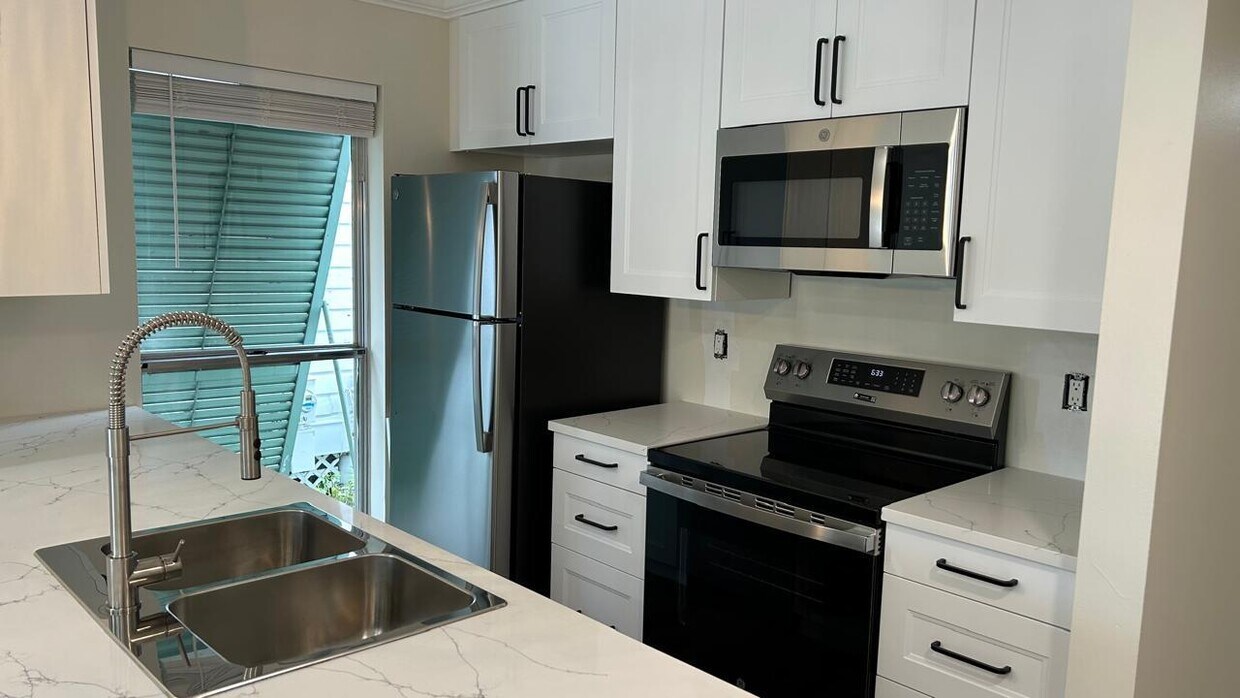Foto principal - 178 Cypress Point Dr