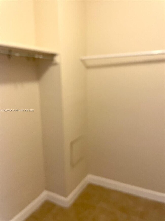 Foto del edificio - 999 Brickell Bay Dr