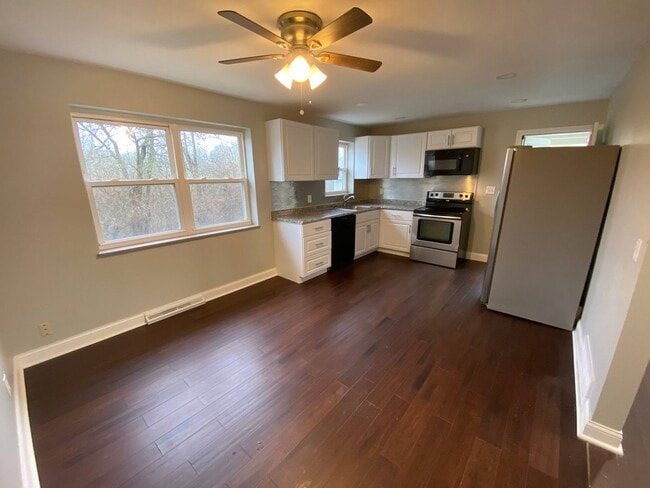 Building Photo - Charming Home at Skyridge Drive!