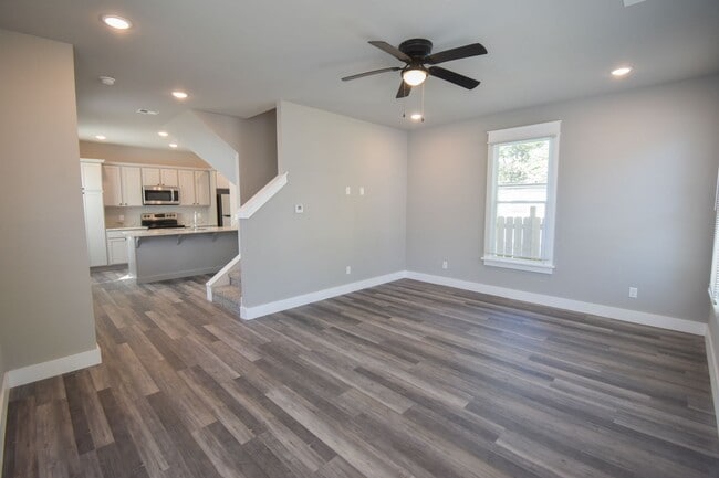 Photo - 734 S Locust Ave Apartment