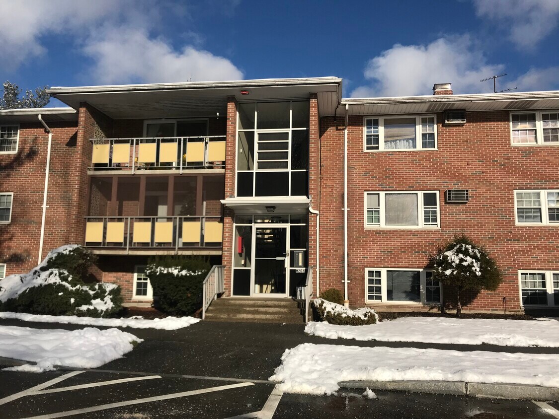 Building Photo - 206 Rock St