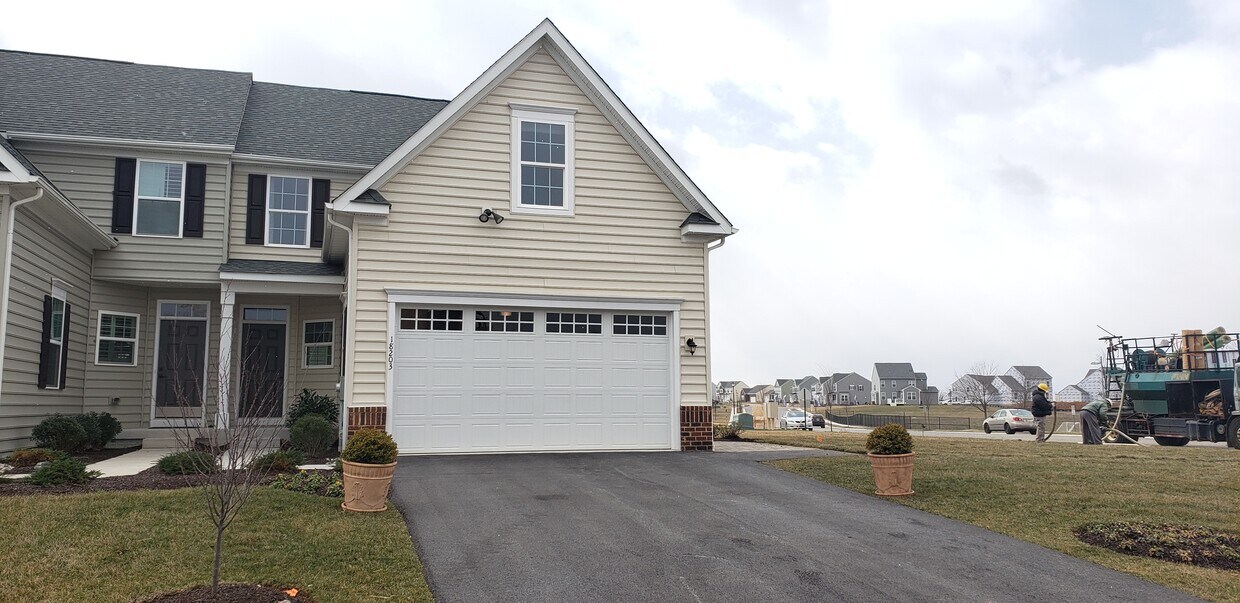 Primary Photo - 18203 Brownstone Pl