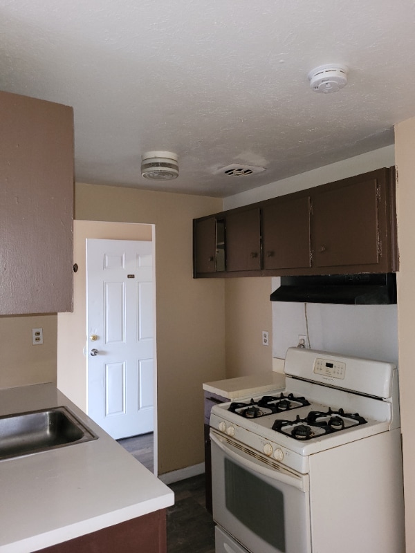 Foto principal - 14815-14835 Euclid Ave