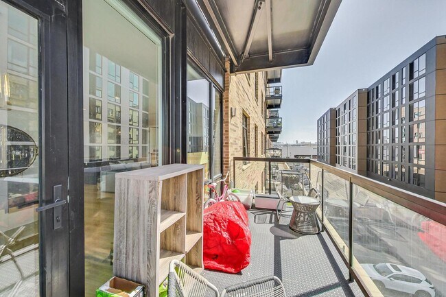 Foto del edificio - 1701 W Webster Ave
