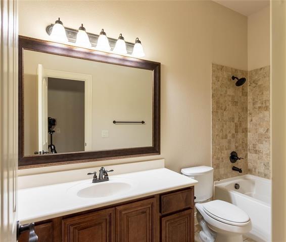 Foto del edificio - 2409 Lynbridge Dr