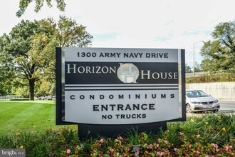 Building Photo - 1300 Army Navy Dr