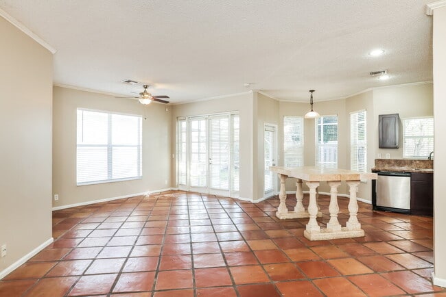 Foto del edificio - 12292 Sunset Point Ln