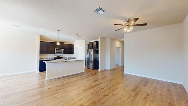 Foto del edificio - 5219 Montague Lp