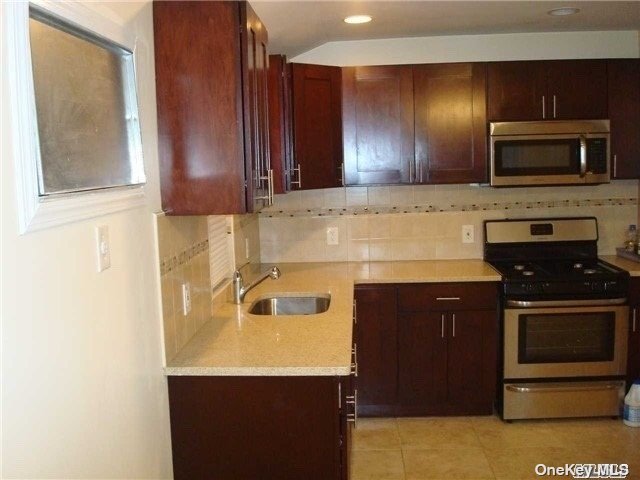 Foto del edificio - 247-08 Francis Lewis Blvd