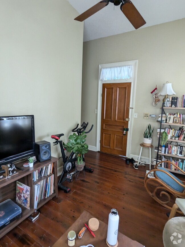 Building Photo - 1300 Treme St