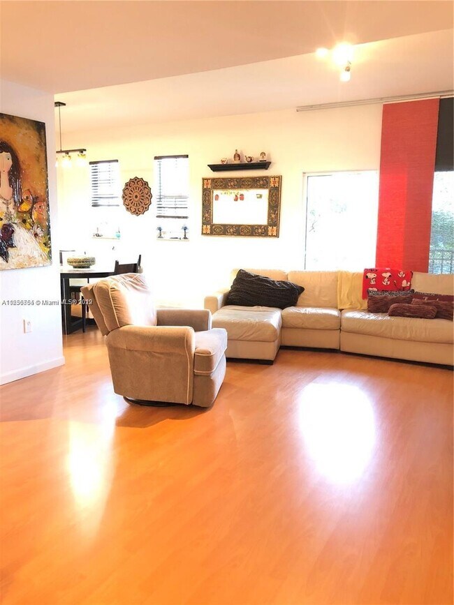 Foto del edificio - 11001 NW 83rd St