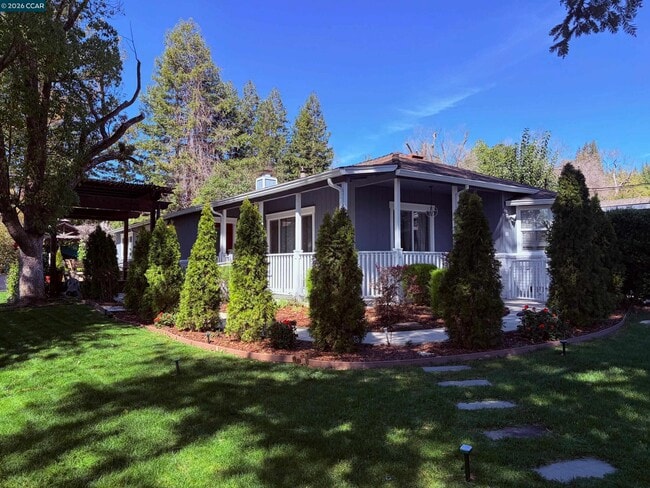 Foto del edificio - 143 Pulido Rd