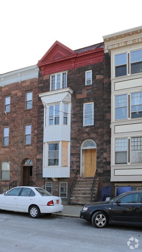 Primary Photo - 2 Sprague Pl