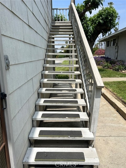 Building Photo - 690 E Cypress Ave