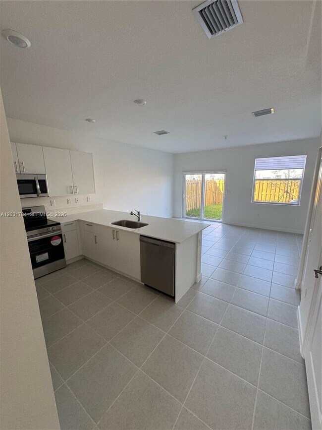 Foto del edificio - 2655 SE 28th Dr
