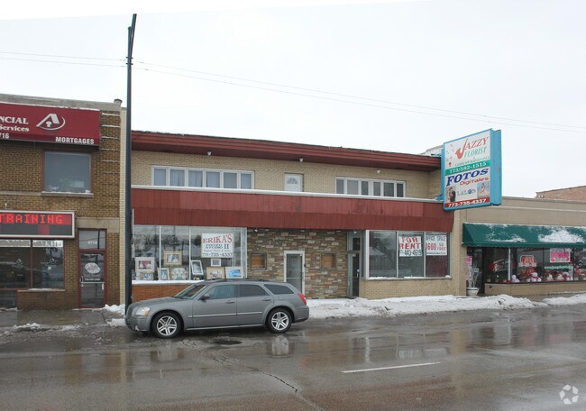 Building Photo - 5710-5714 S Pulaski Rd