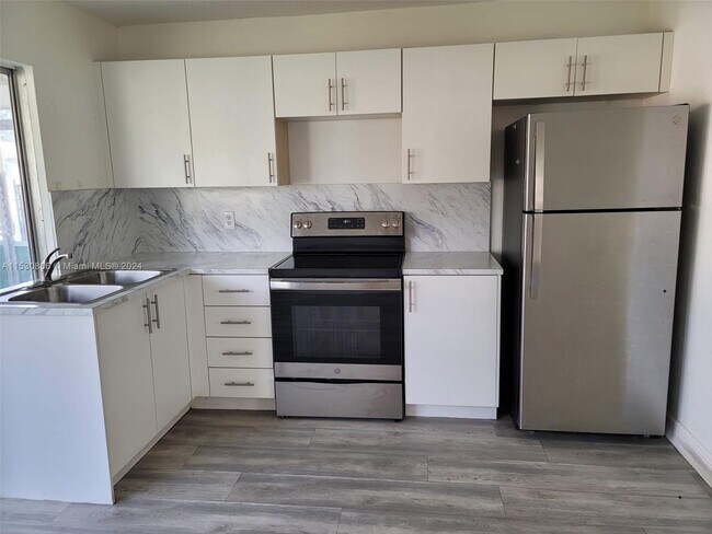 Building Photo - 2711 NW 53rd St