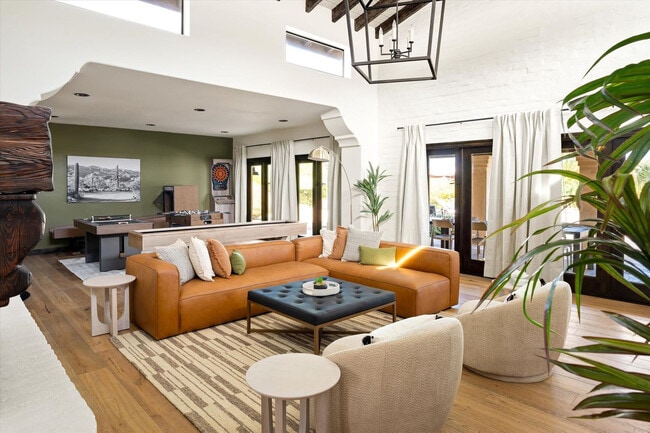 Building Photo - 4744 Saguaro Pl