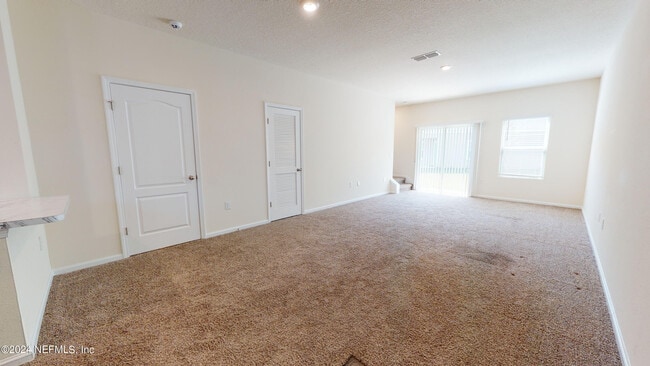 Building Photo - 270 Aralia Ln