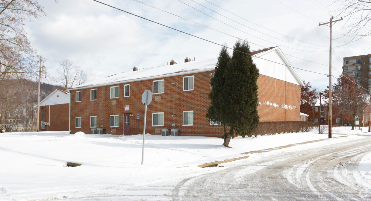 Building Photo - Coraopolis Gardens