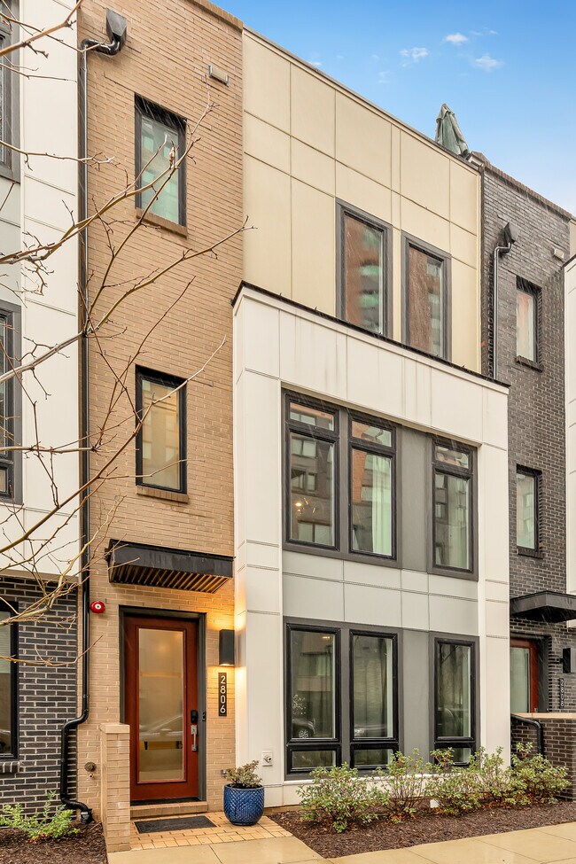 Building Photo - 2806 Telek Pl
