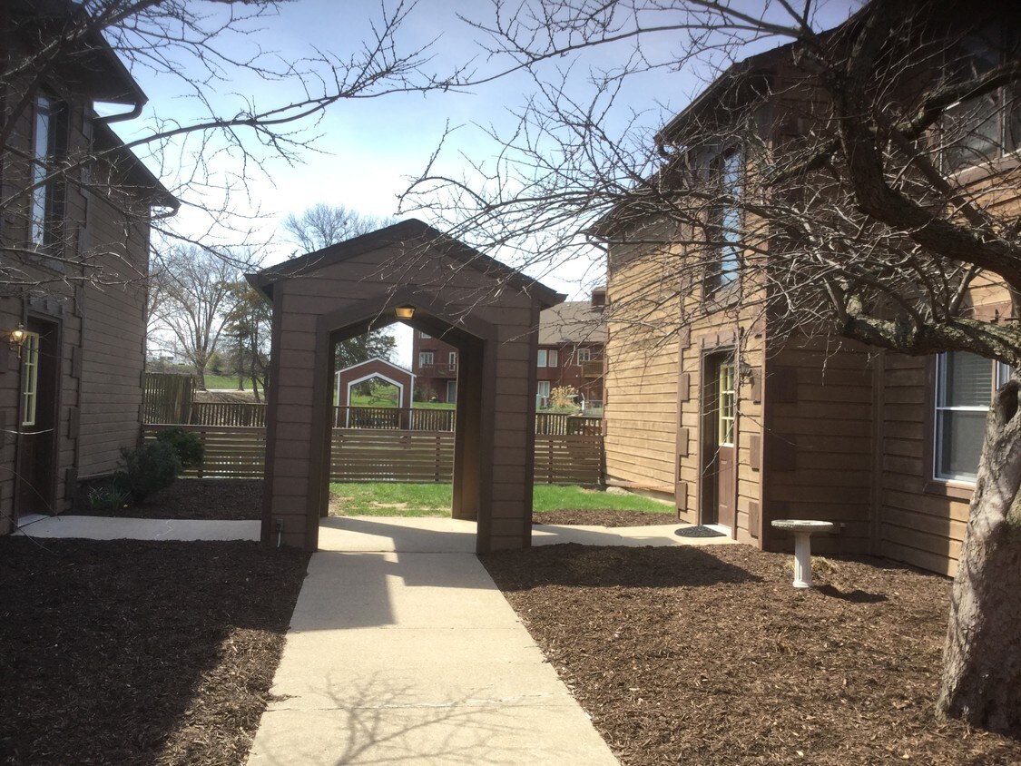 Primary Photo - 511 Huntridge Dr