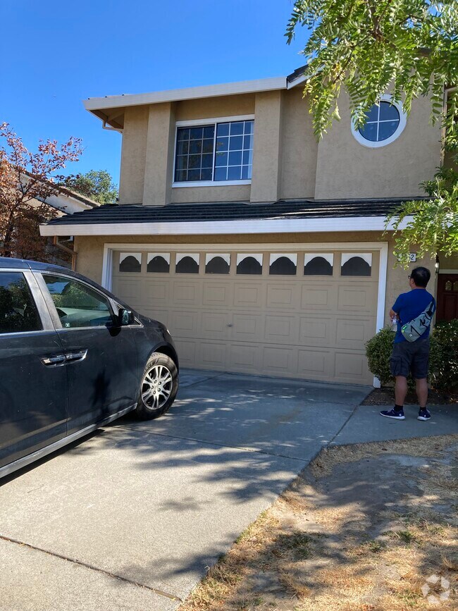 Live Oak Apartments for Rent with High Ceilings Concord, CA 1