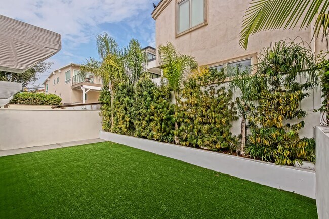 Foto del edificio - Completely Remodeled, Custom 3BR2BA Home w/ Spacious Floorplan, Amazing Indoor/Outdoor Space, Gat...