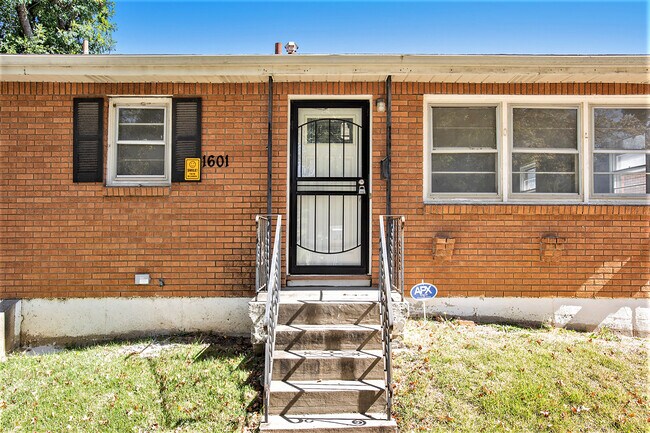Building Photo - 1601 Winchester Ave
