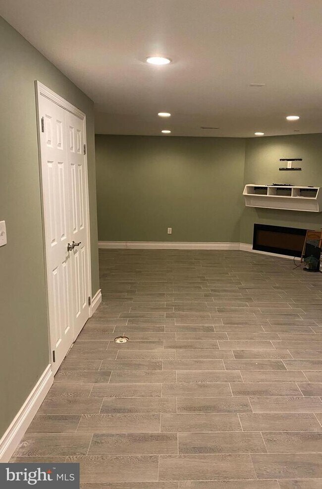 Foto del edificio - 105 Courtland Woods Cir