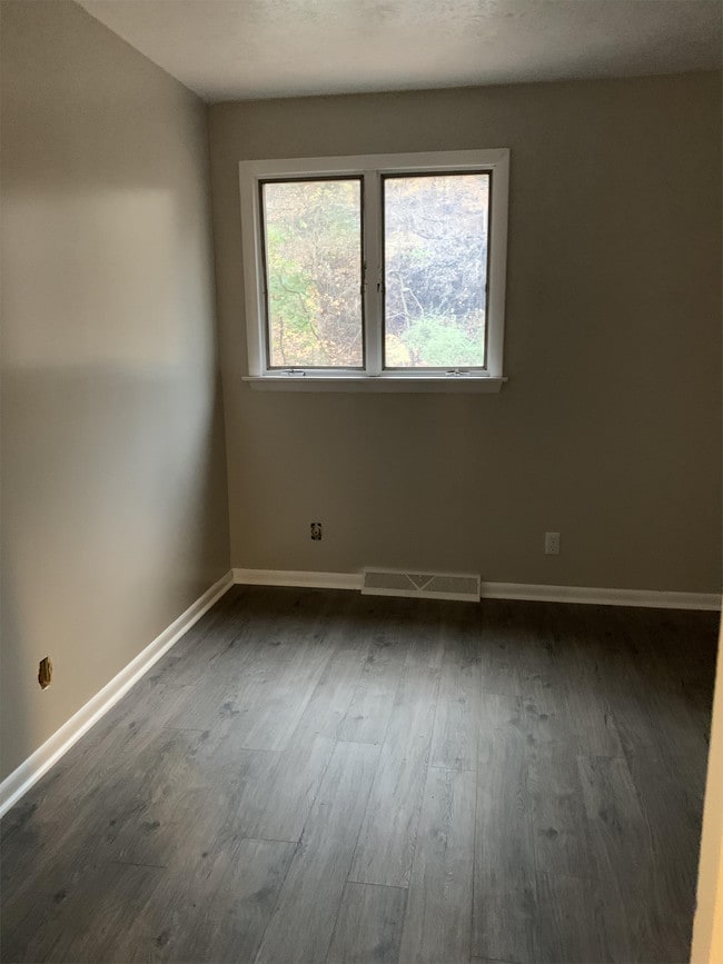 Building Photo - 141 Paige Ct Exd