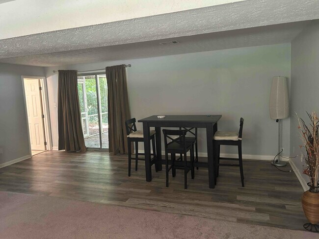 Foto del edificio - 4526 Birch Ridge Trail