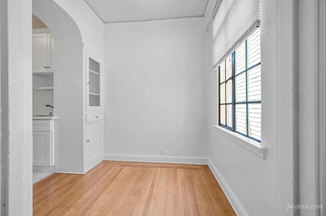 Building Photo - 57 Hermann St