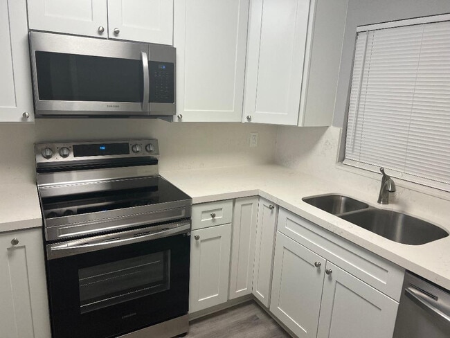 Foto del edificio - 9461 Evergreen Pl