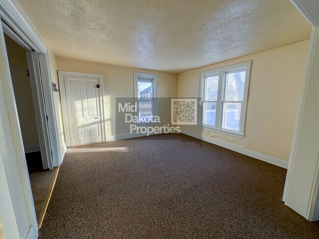 Foto del edificio - 515 E Hanson Ave