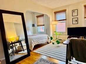 Building Photo - 32 Irving St