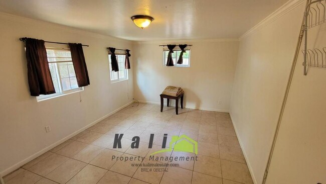 Foto del edificio - 536 Davidson St Unit C