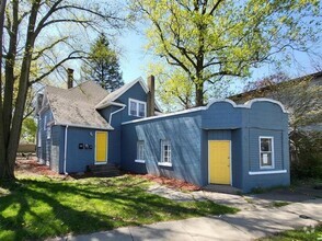 Building Photo - 1918 Lincoln Way W