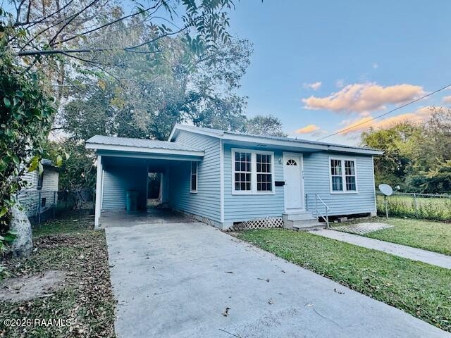 Building Photo - 419 E Leonard Ave