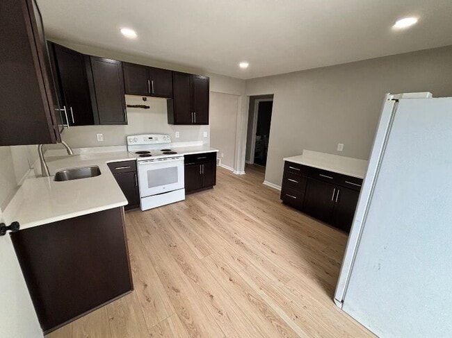Building Photo - 12579 Spruce Ln