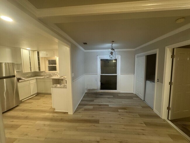 Foto del edificio - Charming 3-Bedroom Home in Sherman Available NOW!