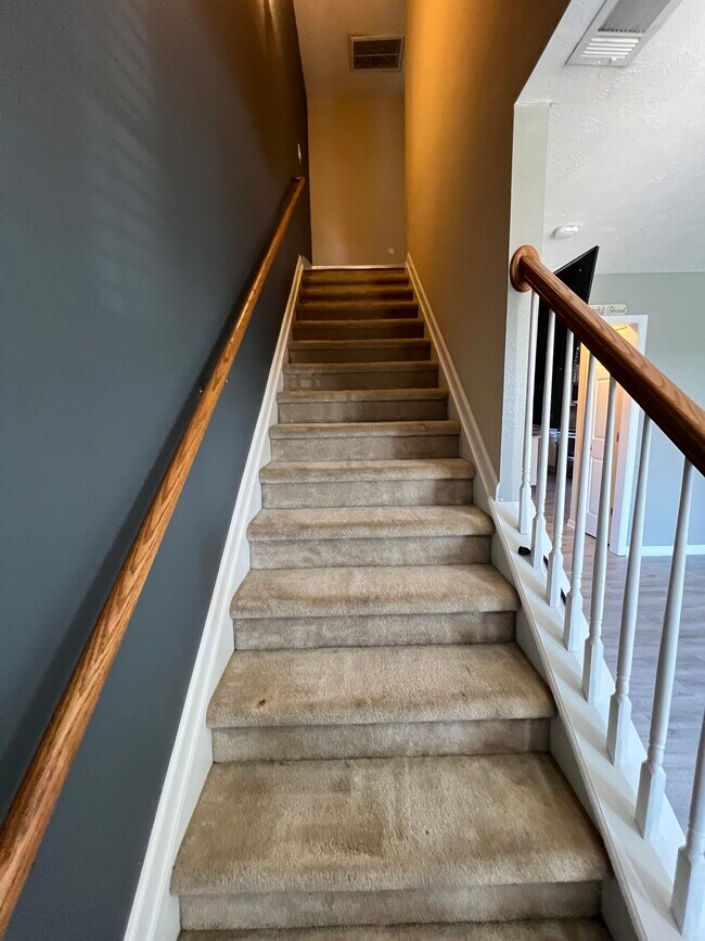 Building Photo - 129 Oak Valley Cir