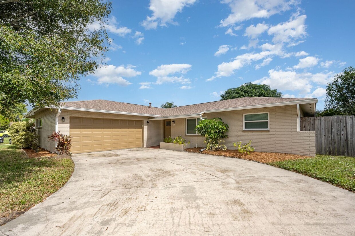 Move in Ready at Fountainhead! House Rental in Melbourne, FL