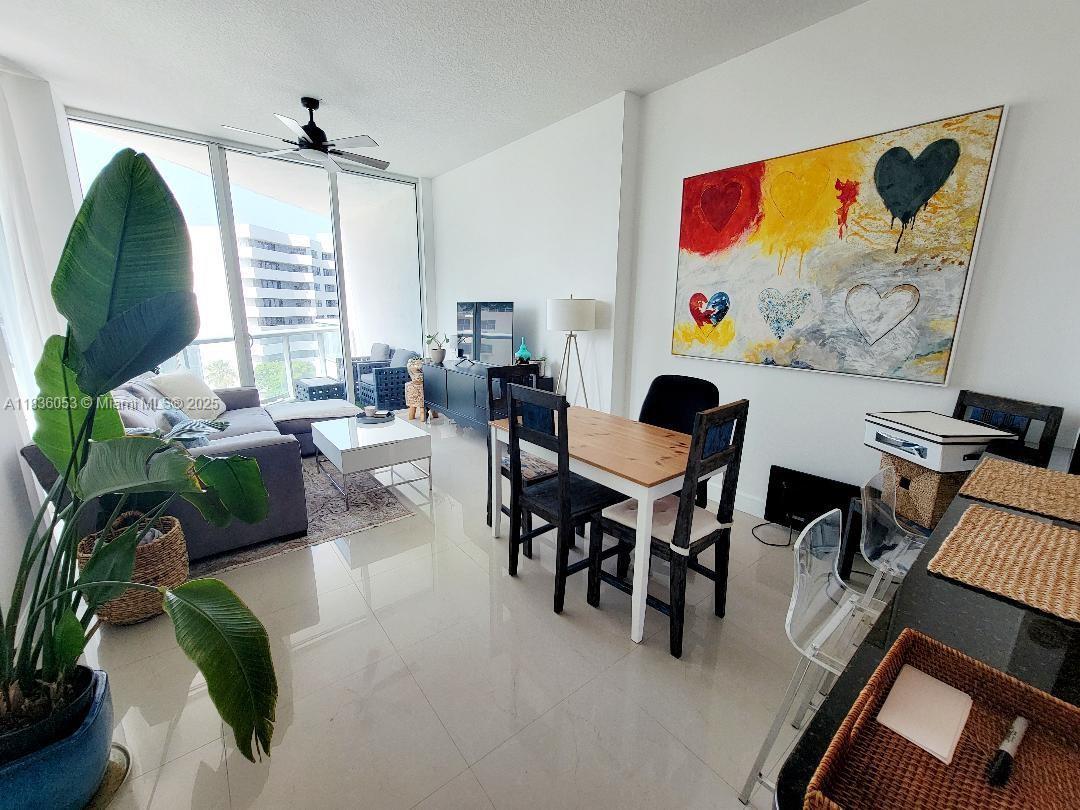 Foto principal - 480 NE 30th St