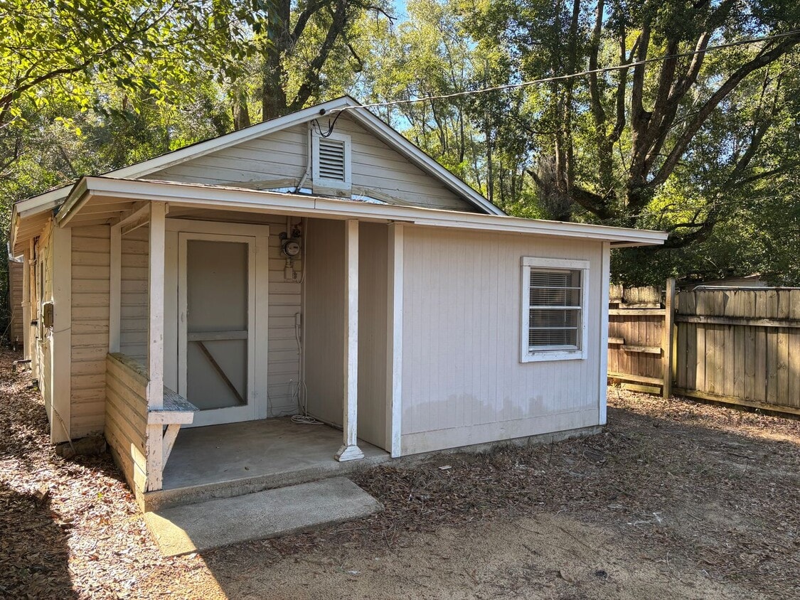 Cozy 1-Bedroom Home in Convenient Tallahassee Location - Cozy 1-Bedroom Home in Convenient Tallahassee Location