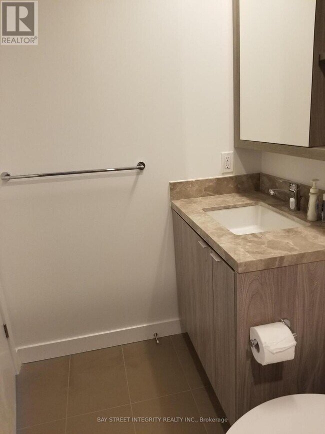 Building Photo - 125 Blue Jays Way