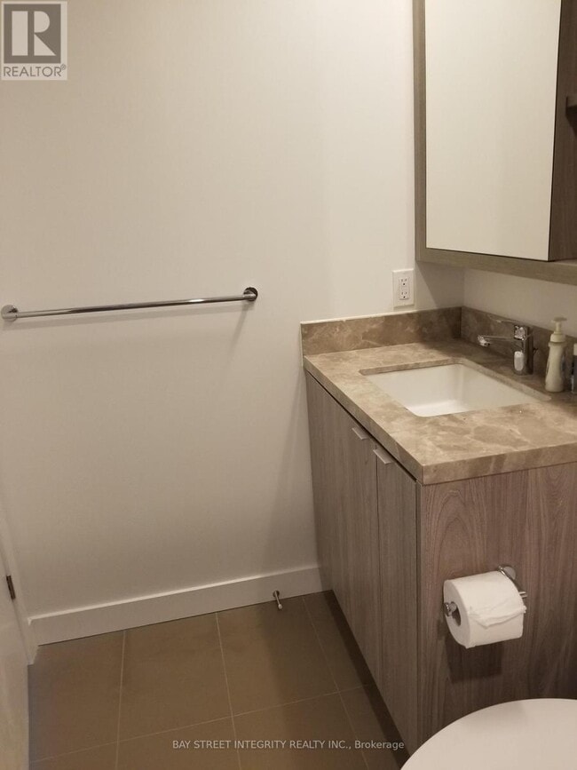 Photo du bâtiment - 125 Blue Jays Way